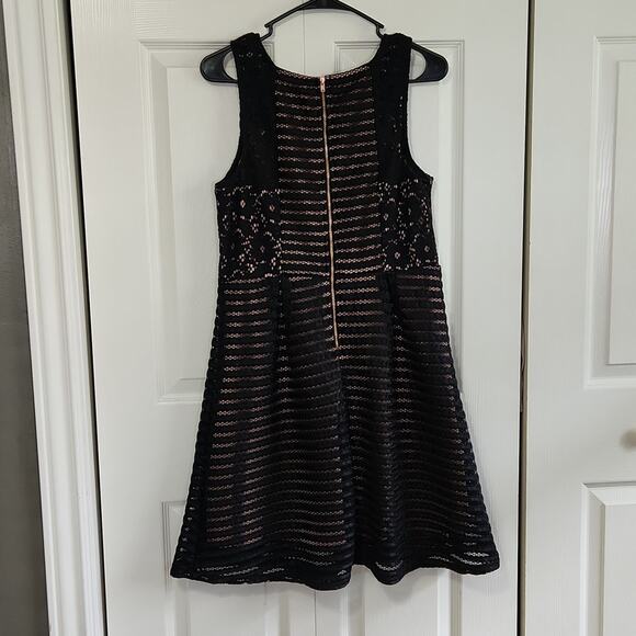 Maurices Black & Rose Brown Sleeveless Lace Overlay Striped Dress Size 7/8 Chic - Picture 2 of 10